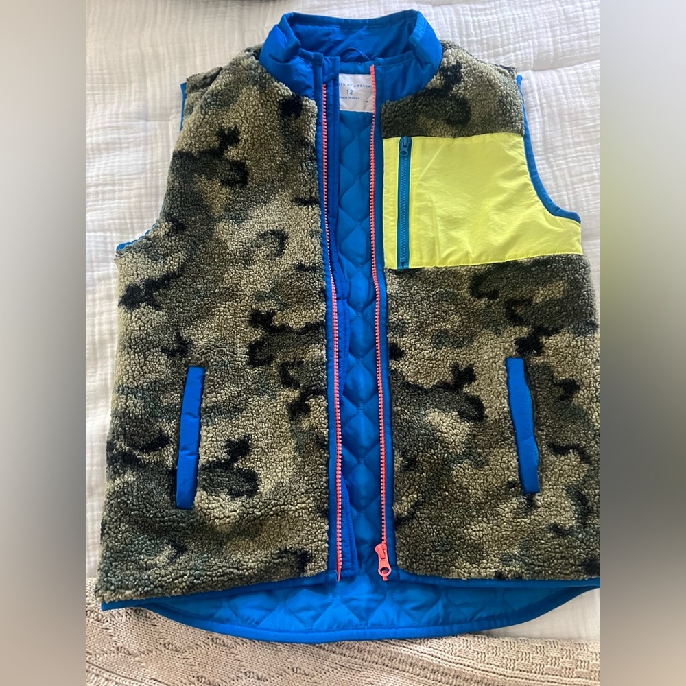 Kids Camouflage Fleece Vest with Blue Accents